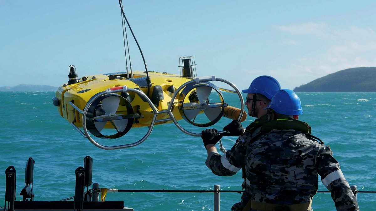 Remote-controlled underwater vehicle