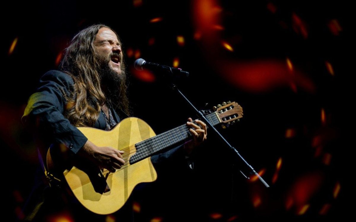 Chilean Nano Stern combines emotive guitar playing and powerful vocals. 