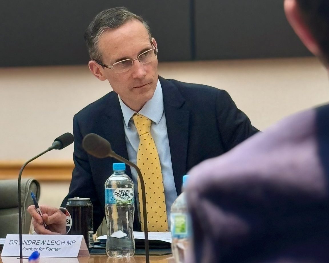 Andrew Leigh at a meeting