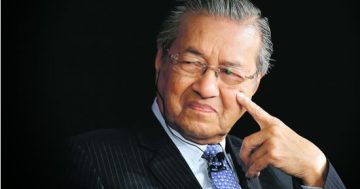 MALAYSIA: PM doubts loyalty of PS officers