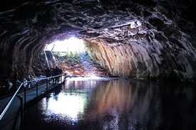 The Outback and fascinating Lava Tubes at Undara