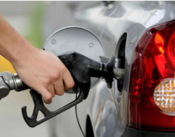 ACCC finds petrol prices pumped up