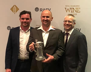 Xanadu wins Jimmy Watson Trophy