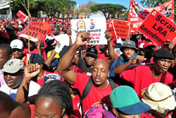 SOUTH AFRICA: Unions plan to fight PS cuts