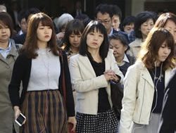 JAPAN: Female hiring a record