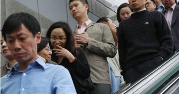 CHINA: PS complain about pay rise