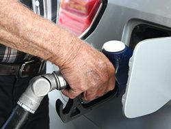 ACCC pulls plug on petrol prices