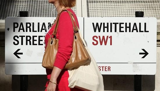 UNITED KINGDOM: Public trusts PS over politicians