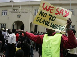 ZIMBABWE: Unions reject huge pay rise