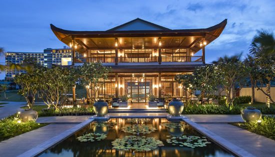Stylish beachfront restaurant puts Cam Ranh Bay on the culinary map