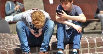 Screen time: Why schools should limit kids’ use of mobile phones