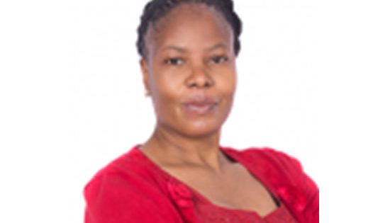 SOUTH AFRICA: Pay freeze challenged in courts