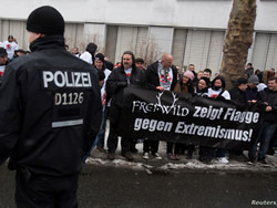 GERMANY: Far right ‘not prevalent in police’