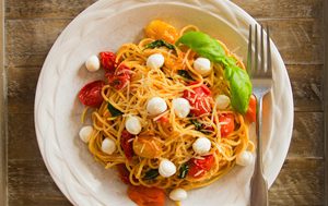 Spaghetti with quick cherry tomato sauce