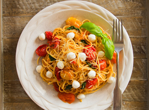 Spaghetti with quick cherry tomato sauce