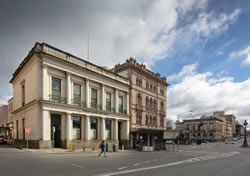 Ballarat all smiles for photographic centre