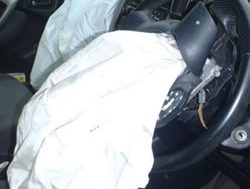 Holiday season prompts car airbag warning