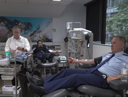 Blood-donating police not acting in vein