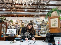 Canberra’s artists take up the art of selling