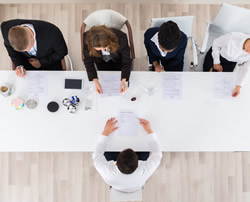 Truth or lie? How to explain employment gaps