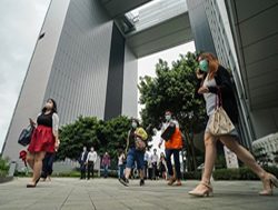 HONG KONG: Workers choose freeze over pay cut