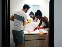 Report finds women make housework a chore