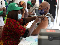 NIGERIA: Police bar unvaccinated from offices
