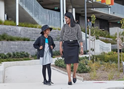 Police warn snappy parents about school pics