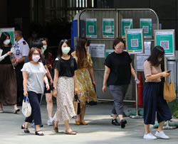 HONG KONG: Officers drafted to meet COVID crisis