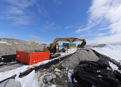 Scientists in the heat of cleaning Antarctica