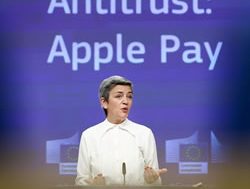 EU takes hard look at Apple Pay
