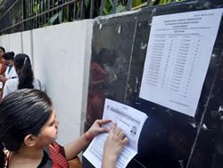 INDIA: State cancels exam after paper is leaked
