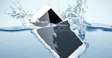It’s 2022: Why do we still not have waterproof phones?