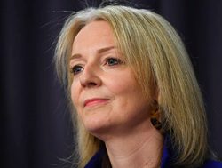 UNITED KINGDOM: Truss challenges PS ‘group-think’