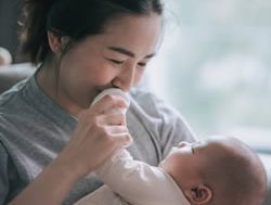 Paid parental leave: Women left holding the baby
