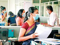 SRI LANKA: Government ‘can manage hiring freeze’