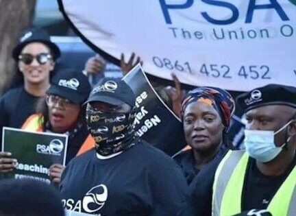 SOUTH AFRICA: Pay impasse brings first pay strike in over a decade