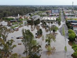 Flooded victims warned to dodge dealers