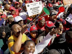 SOUTH AFRICA: Talks resume after court intervenes