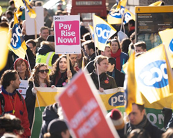 UNITED KINGDOM: Unions offered lump sum to avert strike