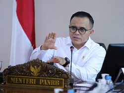 INDONESIA: Minister wants faster digital change