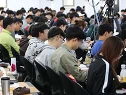 SOUTH KOREA: Frustrated youths leaving Public Service