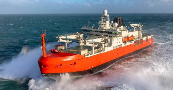 Argument erupts over responsibility for Australian Antarctic Division's Hobart woes