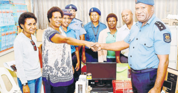 PAPUA NEW GUINEA: Police benefit from computer donations