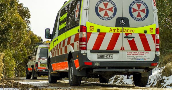 Health union accuses NSW Government of misleading public over paramedic dispute