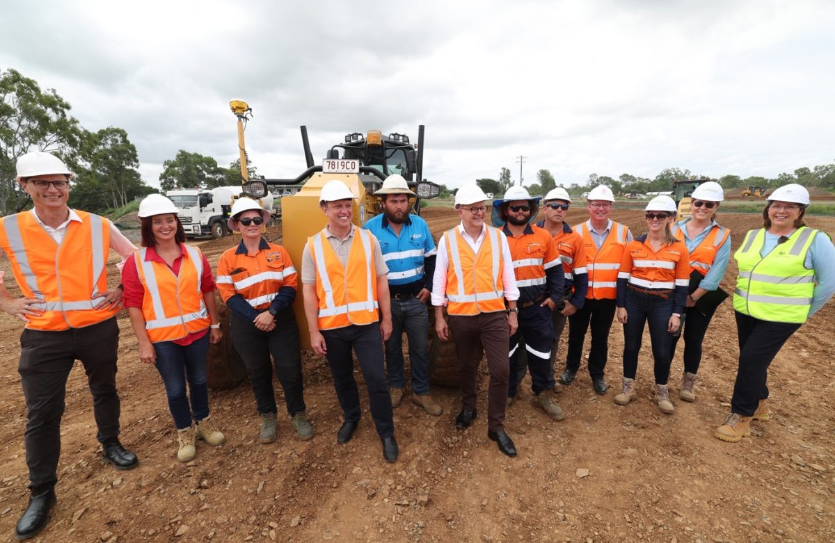 Anthony Albanese & Steven Miles at Rocky Ring Road site