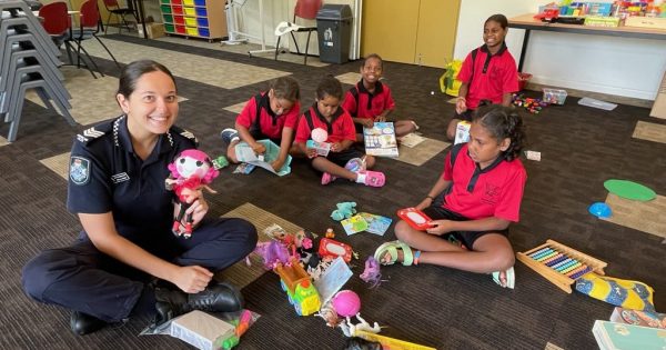 'Caring and capable hands' help Wujal Wujal students star in makeshift classroom