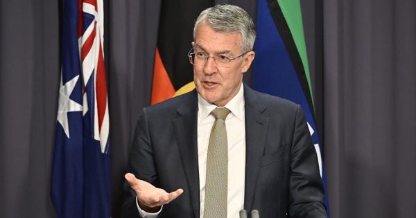 Greens leader threatens legal action against Attorney-General over 'defamatory statements'