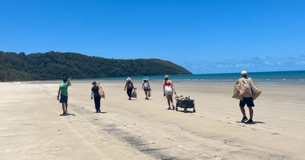 Funding extended to continue keeping Great Barrier Reef clean