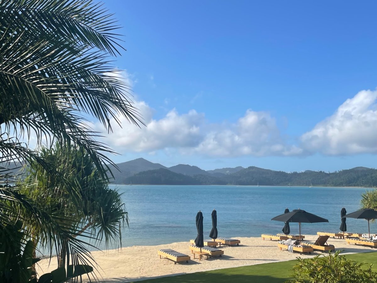 When you stay at qualia, enjoy a fine dining experience at the beachfront Pebble Beach restaurant with fabulous water views.